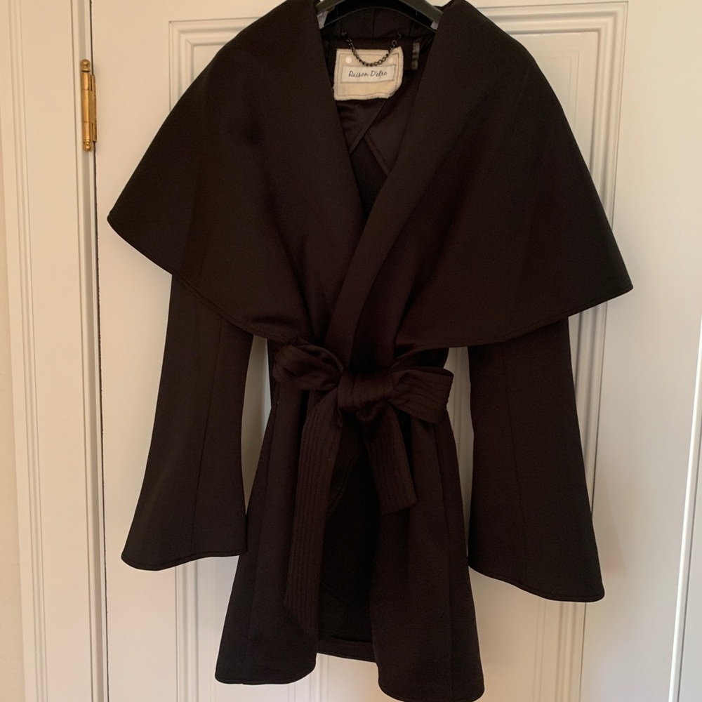 Raison d’être cape - Picture 2 of 5